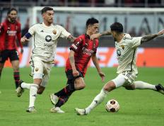 PG平台-罗马球员集体摔跤，导致主场失利