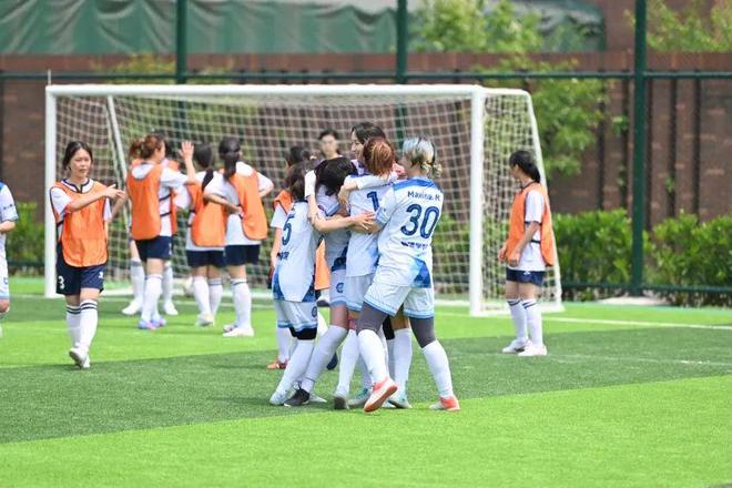 PG中国官网-嘉年华氛围!女足赛场上的热闹场面